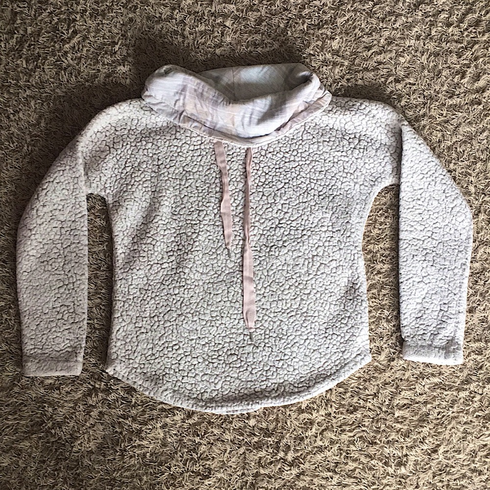 Maurices Long Sleeve Sherpa Sweater Size M Grey